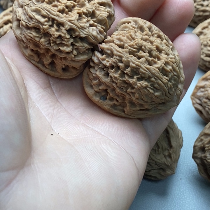 章***曦吊坠文玩核桃三角南疆石