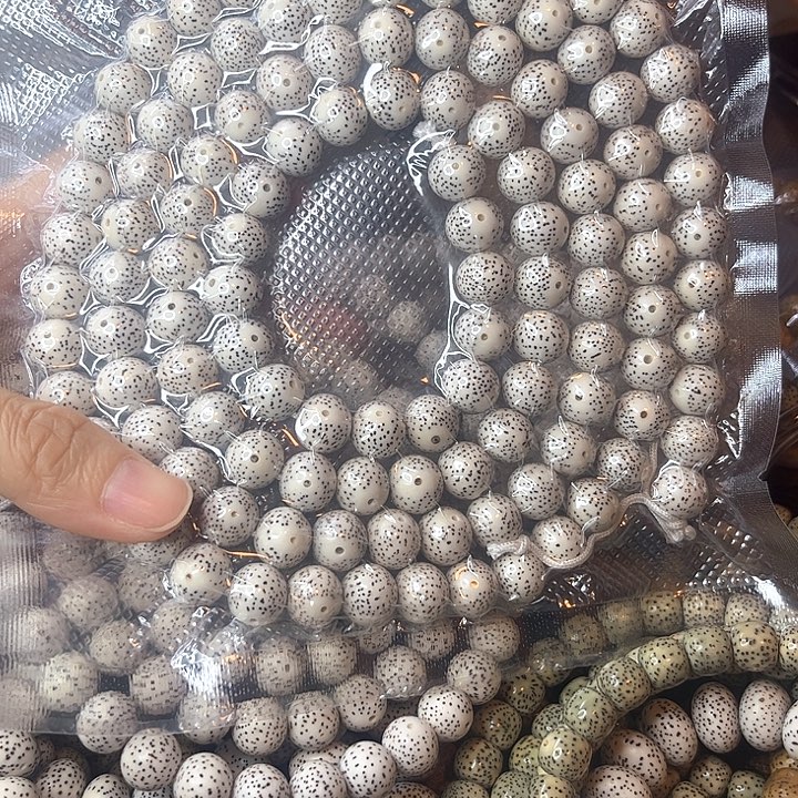 树脂制品12圆珠顺白长串108颗精品