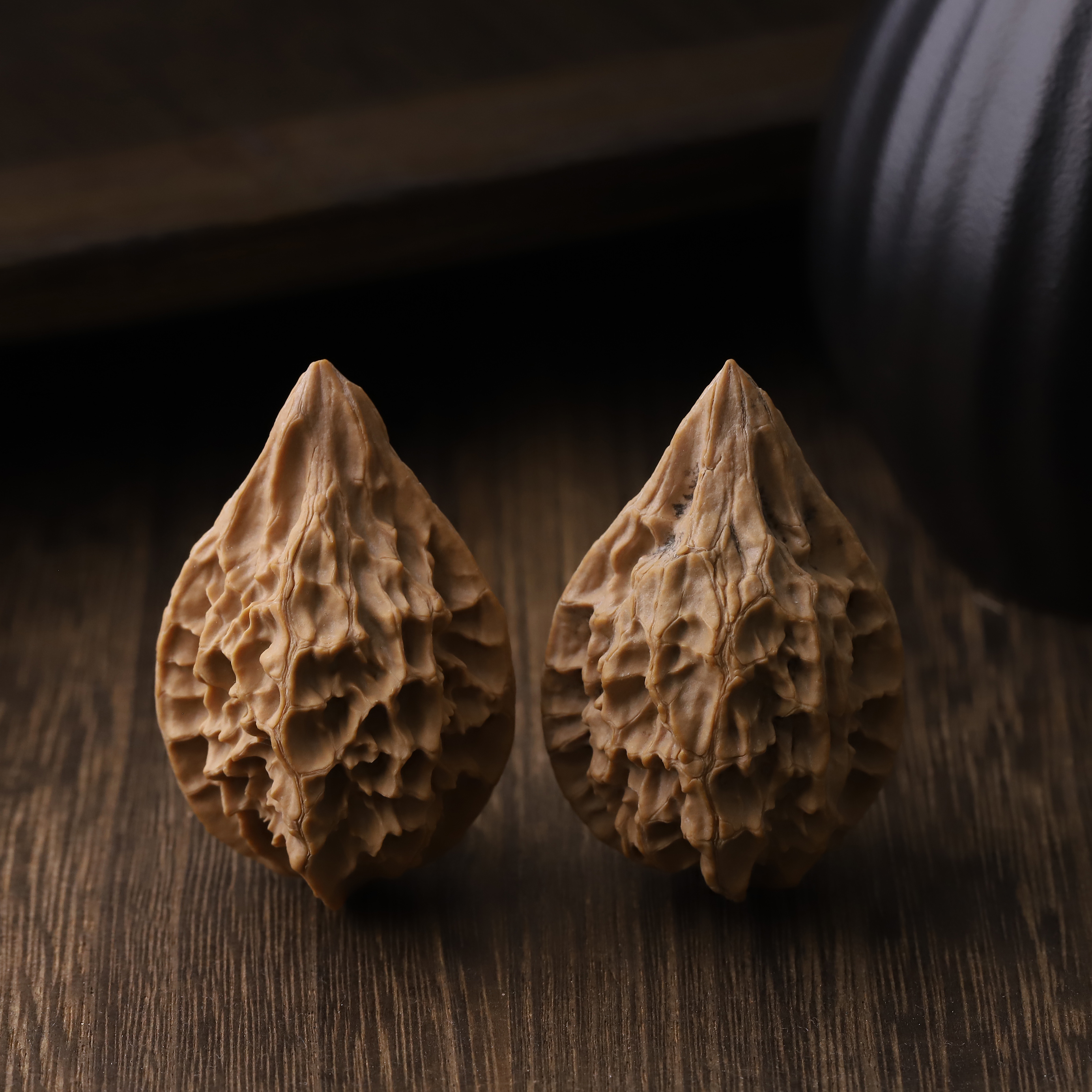 HT0909-3【霸王枪】文玩核桃手把件