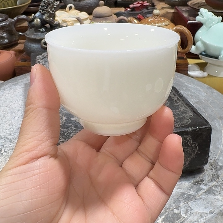 主人杯子一个，瓷。。。。