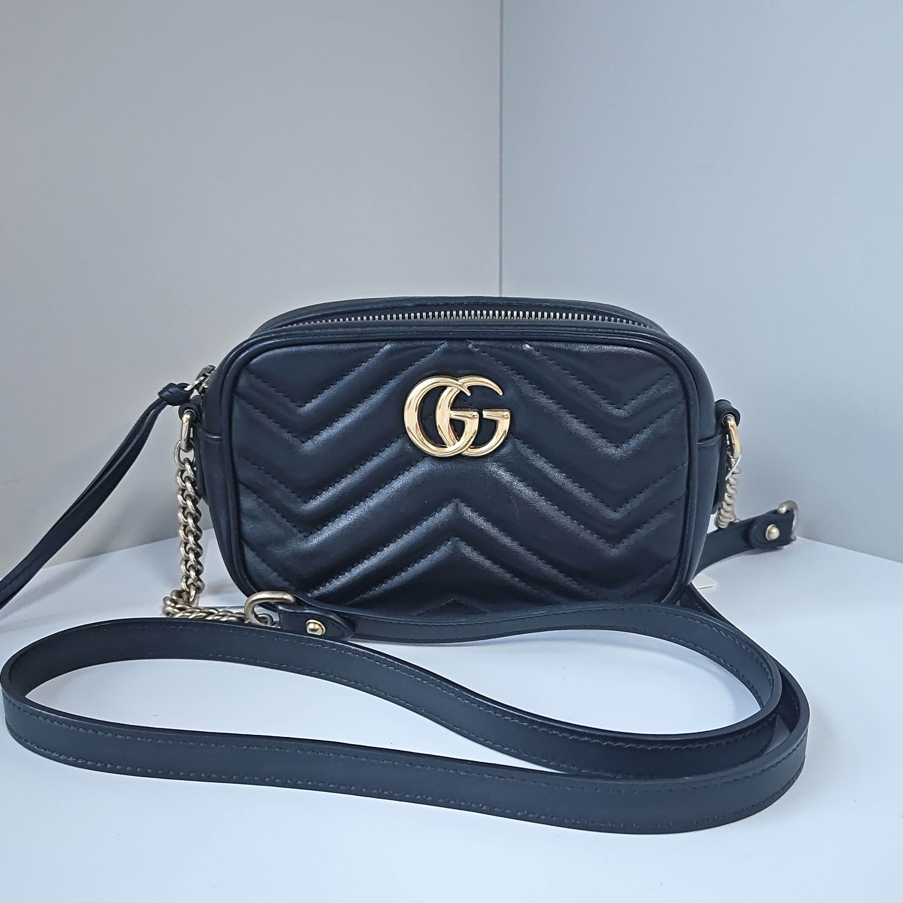 95新 GUCCI/古驰 28-07黑色V纹相机包单肩斜挎包