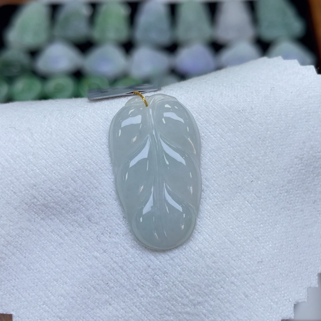 颈饰未镶嵌翡翠叶子