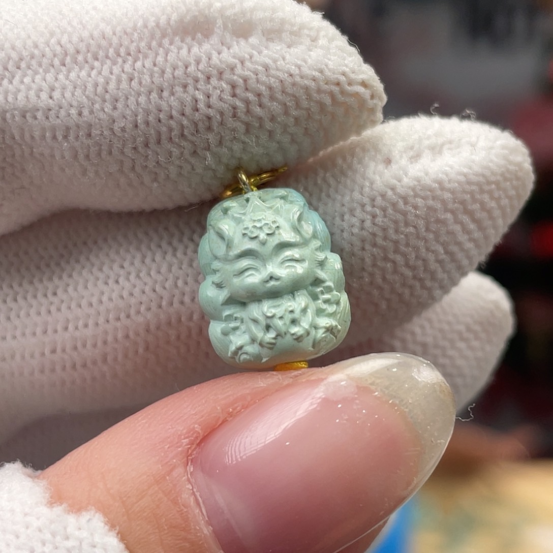 绿松石未镶嵌挂件