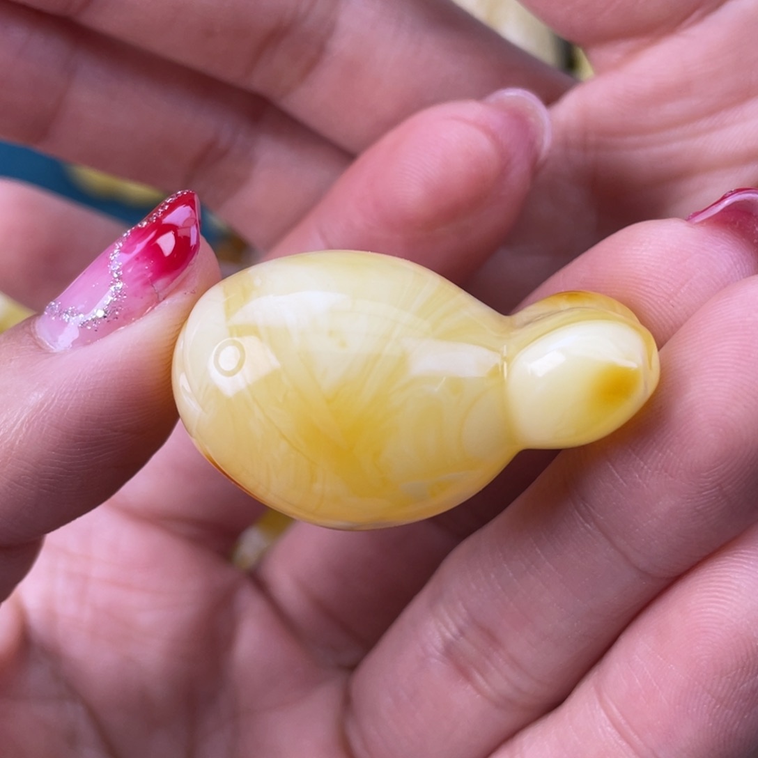 琥珀裸石未镶嵌月*蜜蜡