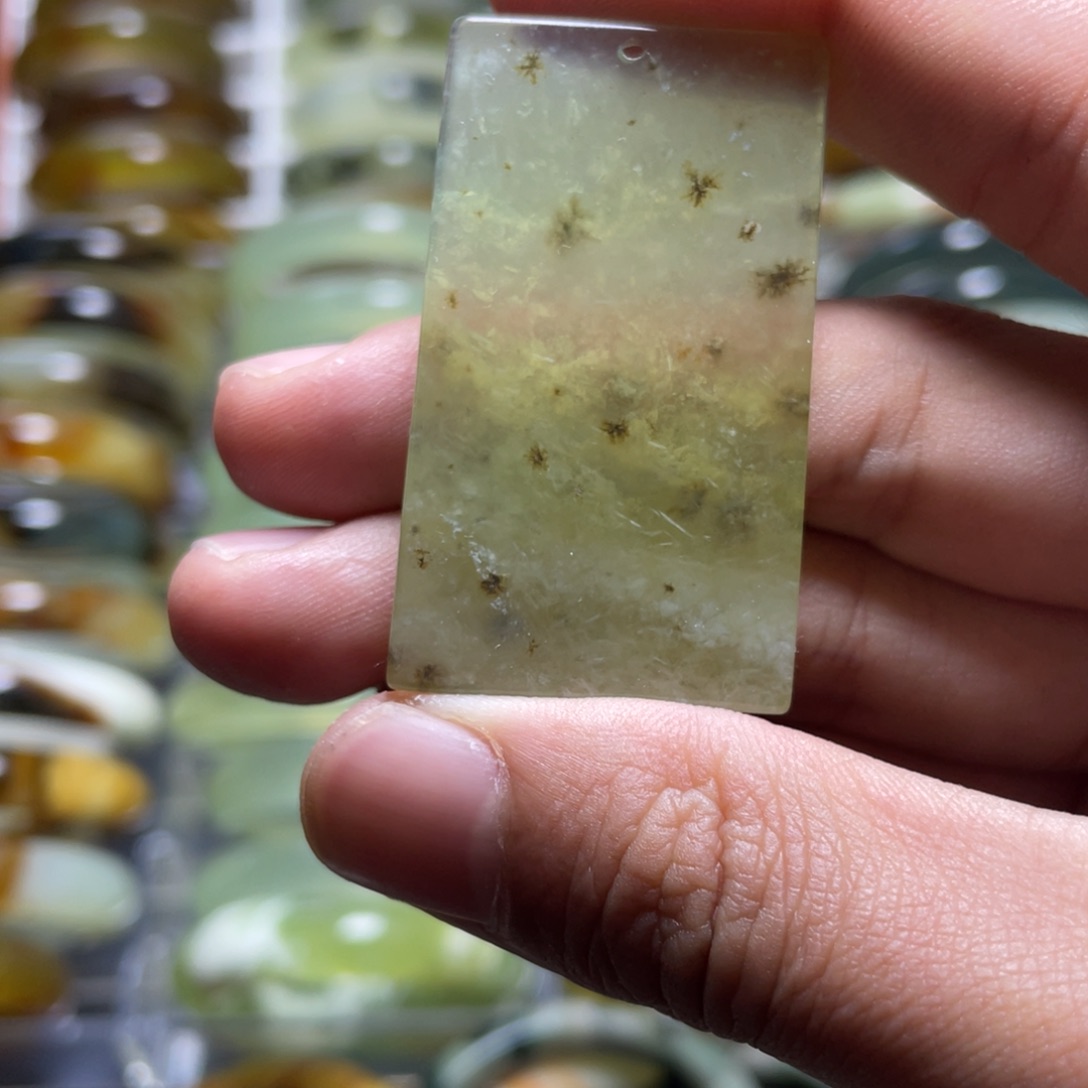 透闪石-蛇纹石玉未镶嵌手镯