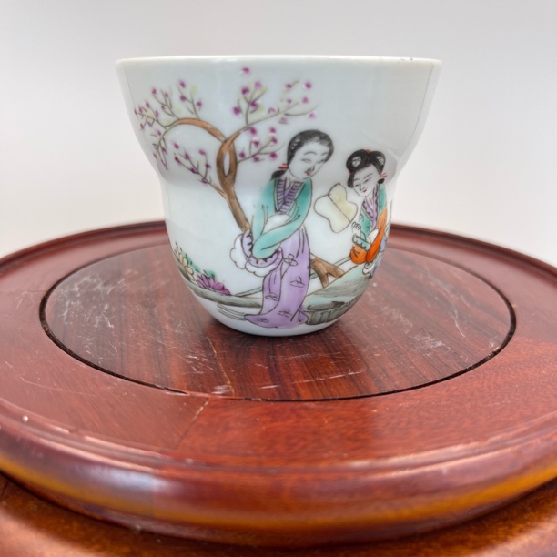 粉彩人物纹葫芦杯   高6公分 口径7公分 全品  
