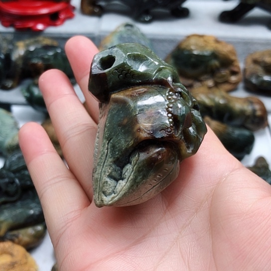 岫岩河磨玉（透闪石质玉）把件未镶嵌