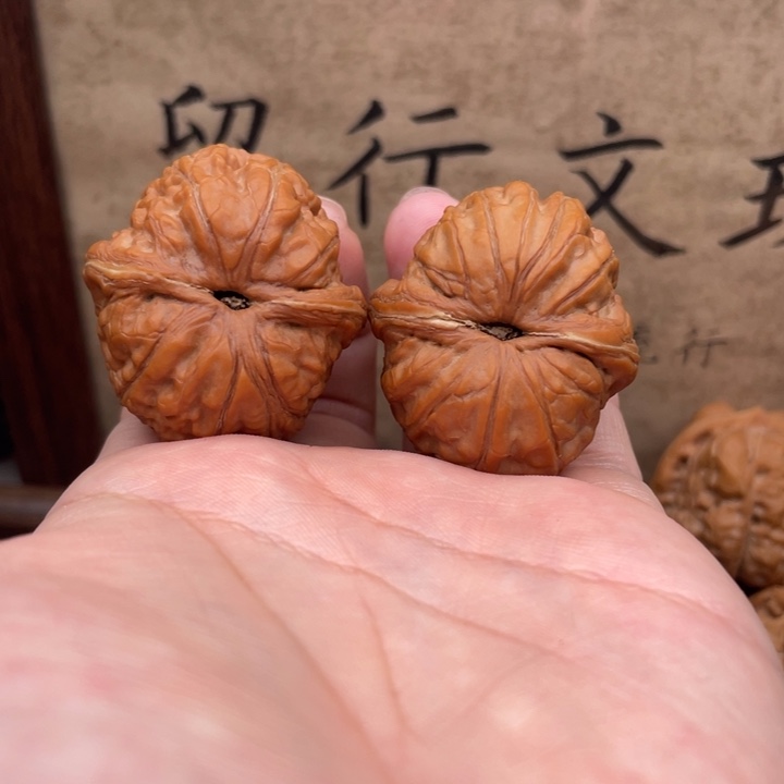 果***哥把件文玩核桃40元宝微水尖