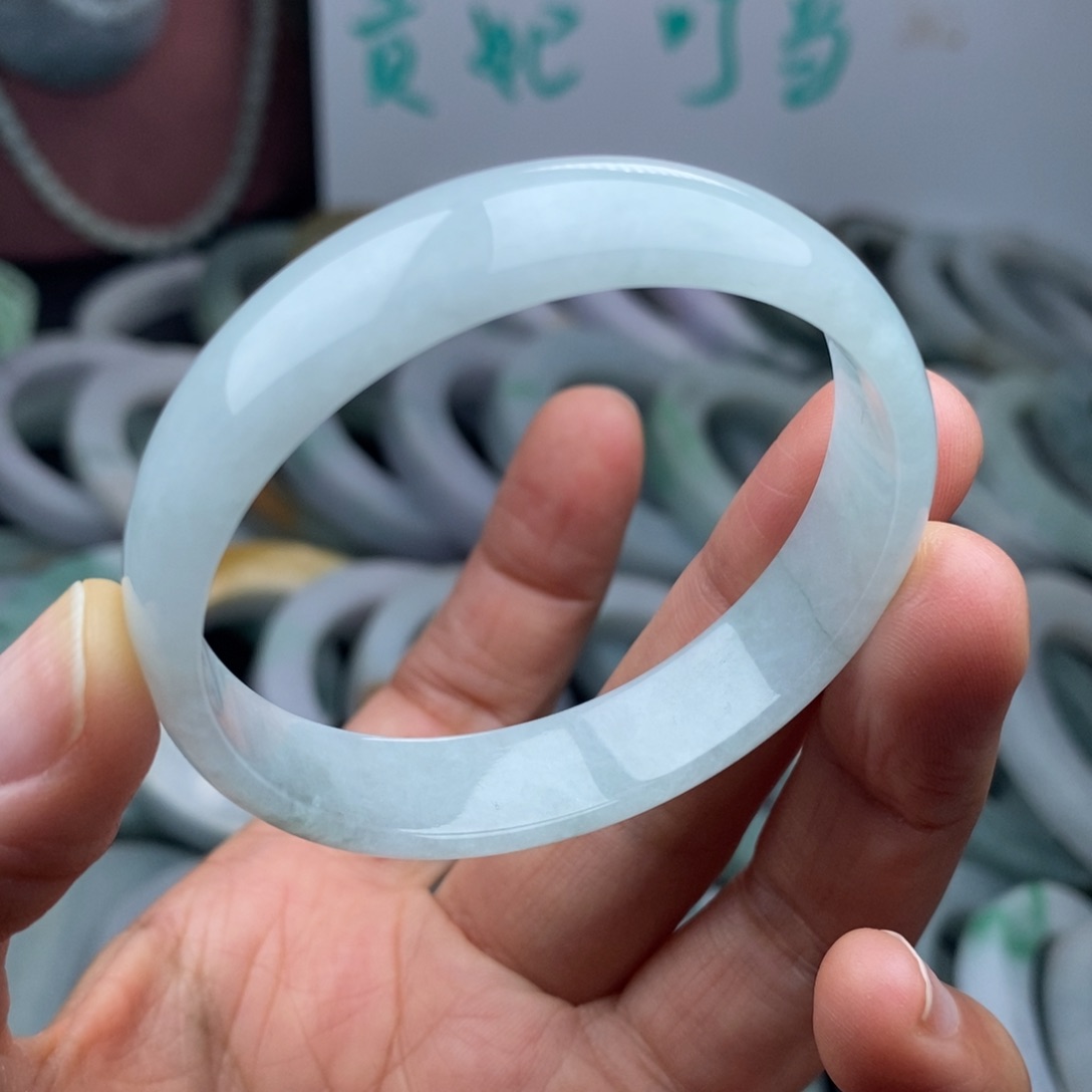 翡翠手镯未镶嵌公主镯