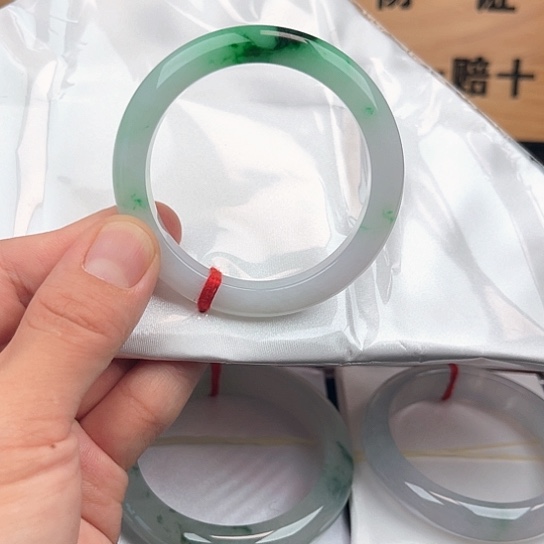 未镶嵌手镯翡翠翡翠手镯