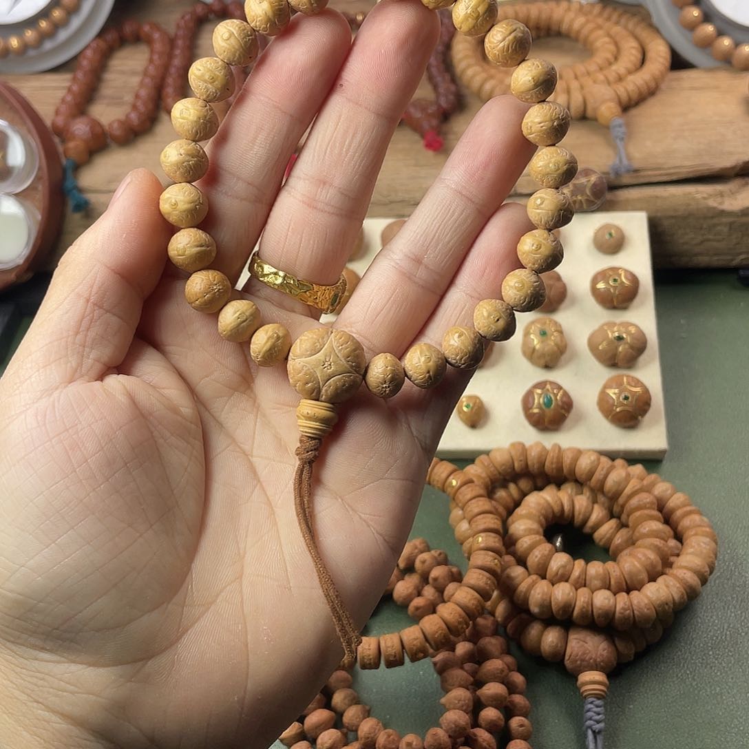 凤眼菩提吊坠10.4-10.8实心籽头货