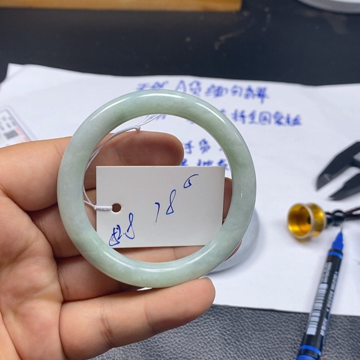 未镶嵌手镯翡翠天然翡翠