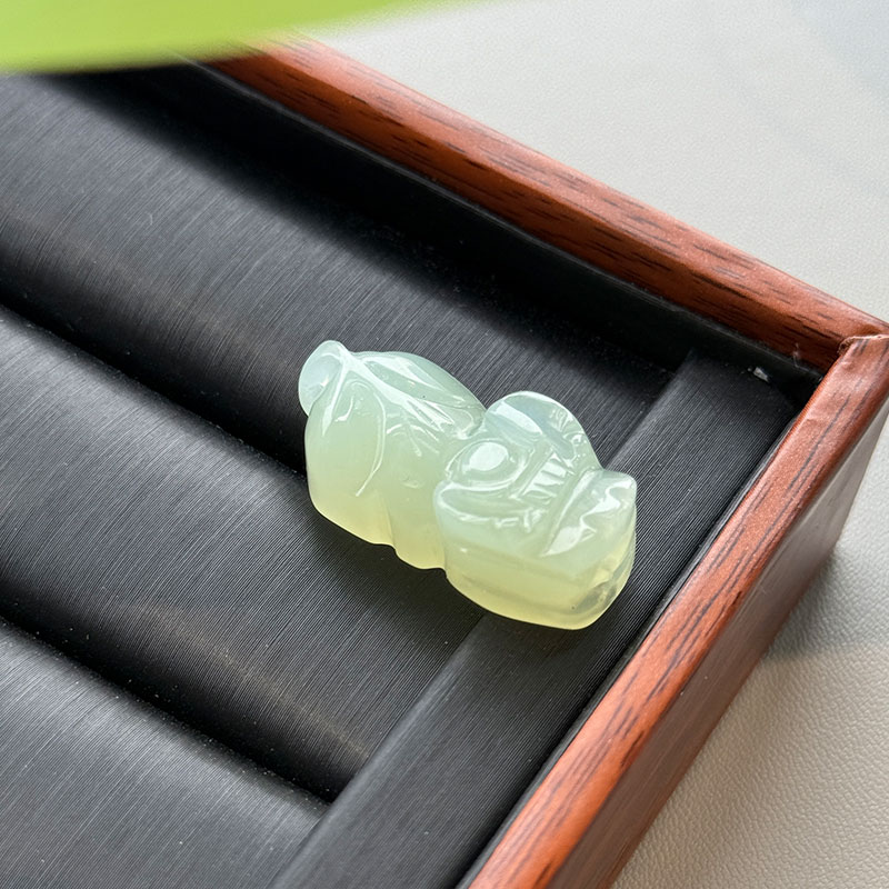 岫玉貔貅吊坠天然玉石貔貅玉坠多样性发货【赠绳】0093