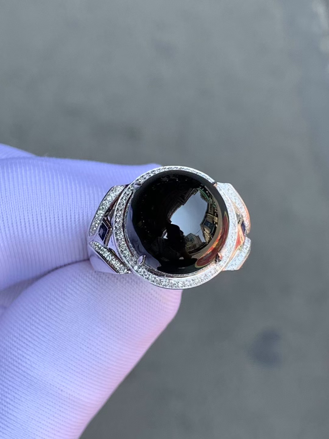 天然缅甸翡翠冰种墨翠正圆蛋面女士戒指18k白金满钻镶嵌时尚简约