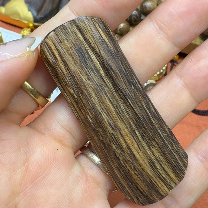 大叶紫檀（黑酸枝木类）