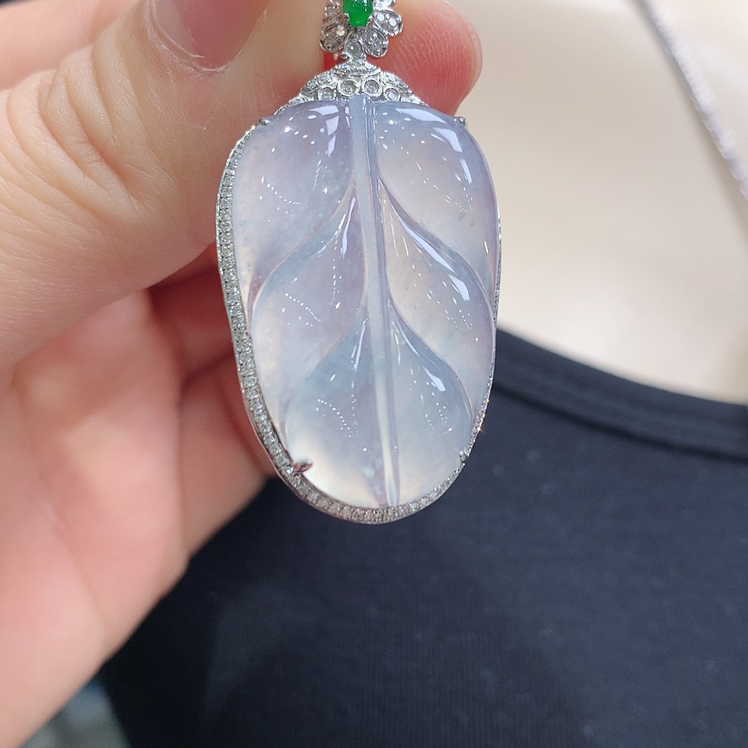 翡翠颈饰18K金镶嵌叶子