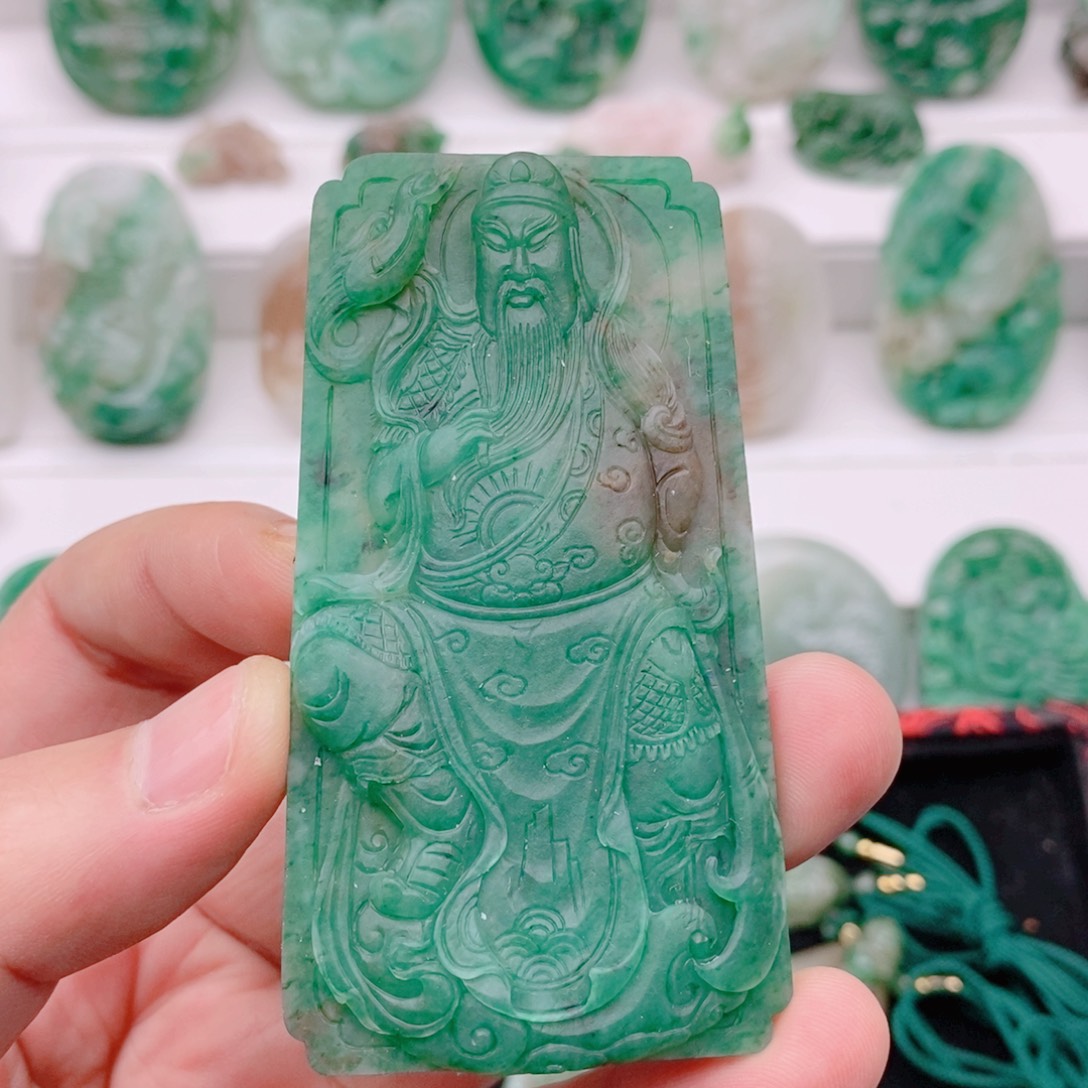 独山玉未镶嵌颈饰