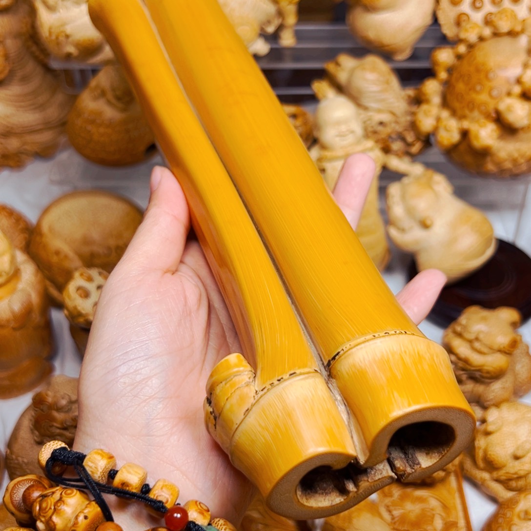 老***王竹根雕竹雕异形主。              