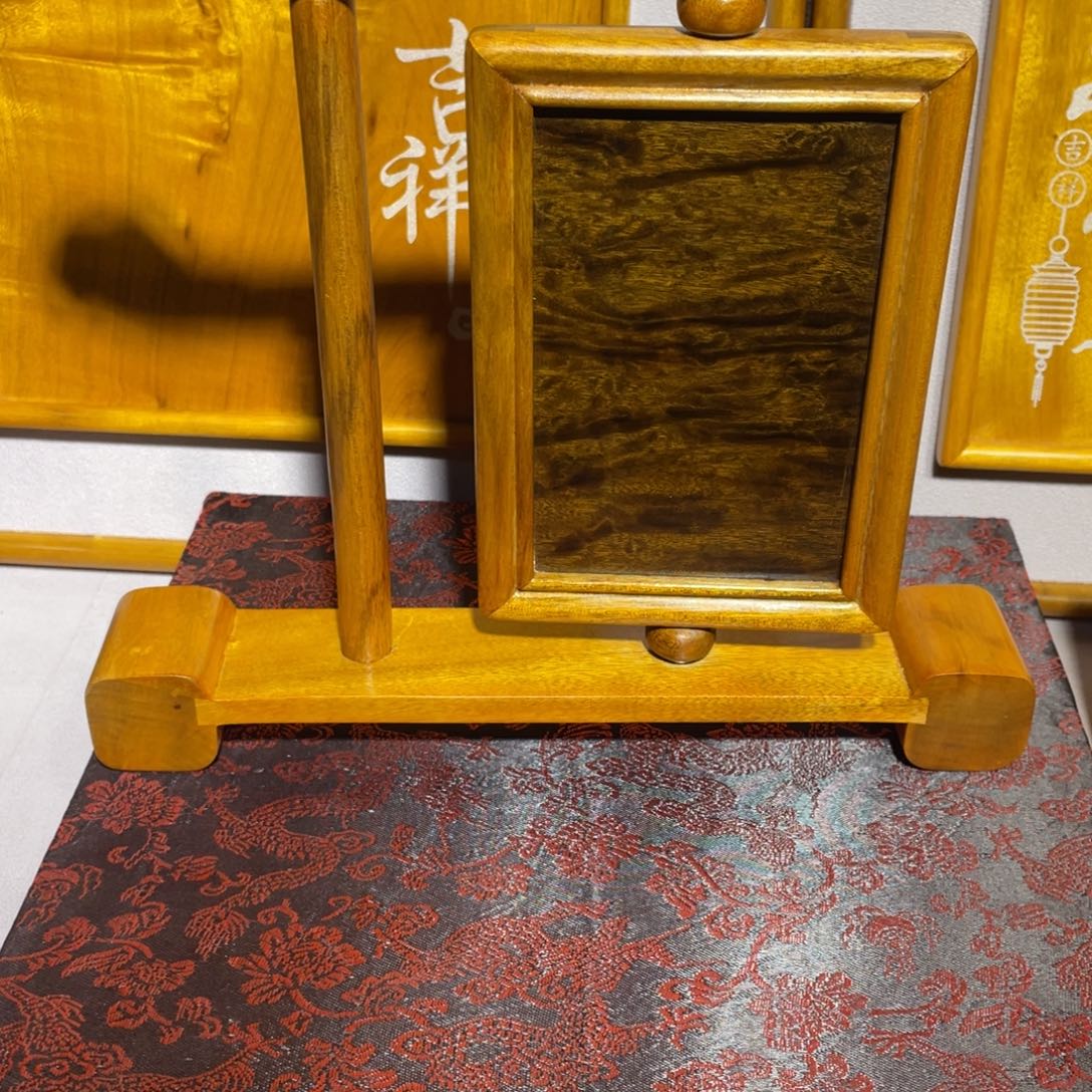 楠木（金丝楠）其他摆台