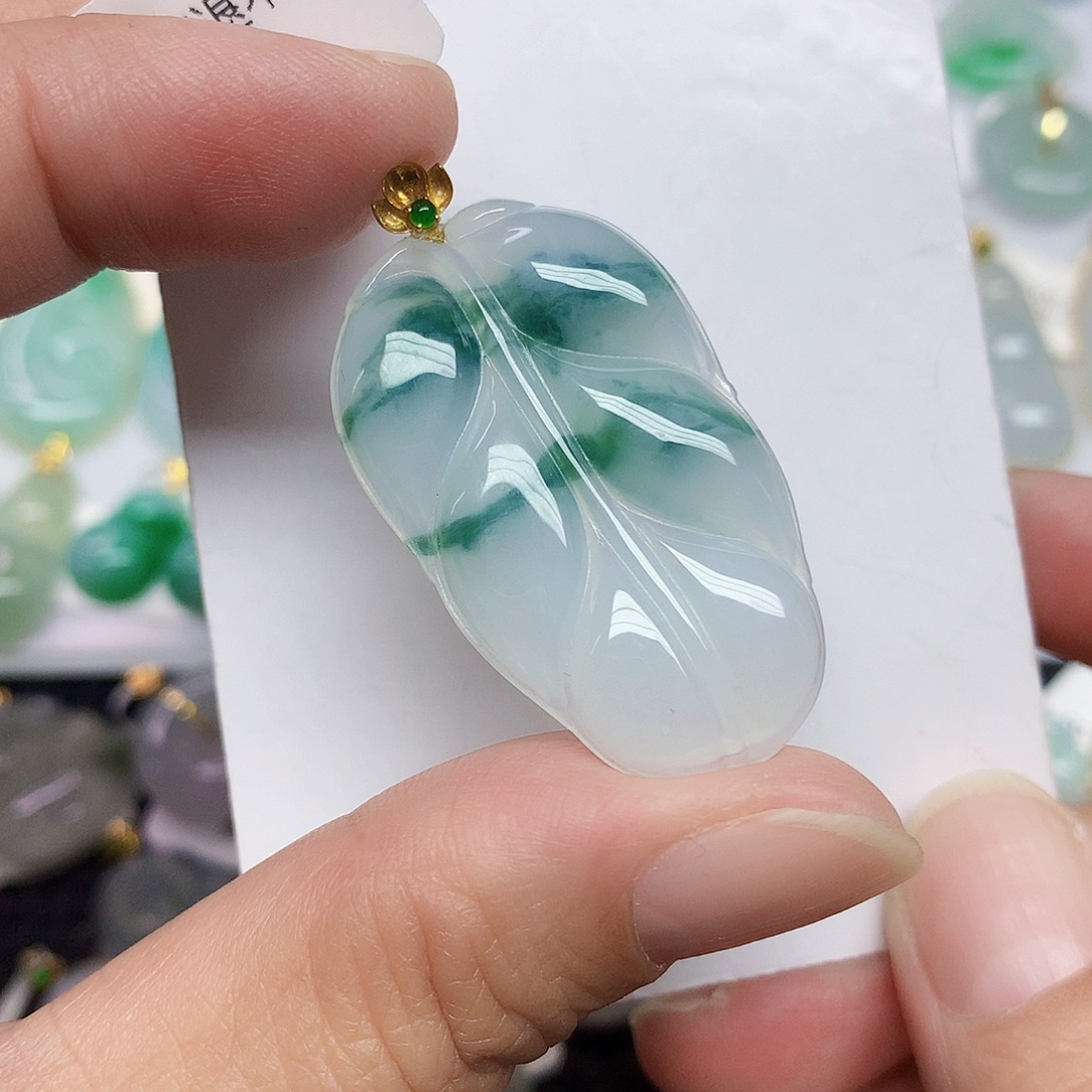 翡翠18K金镶嵌颈饰355588