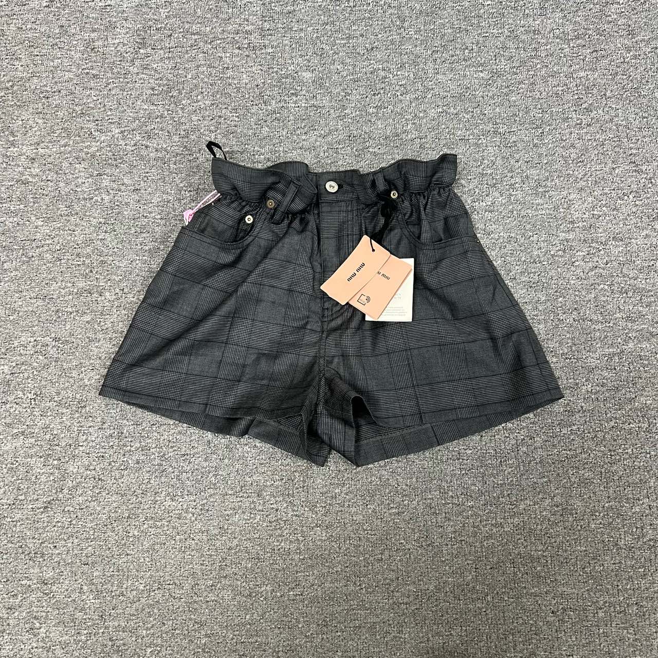 99新 MIU MIU/缪缪 miumiu 新款短裤
