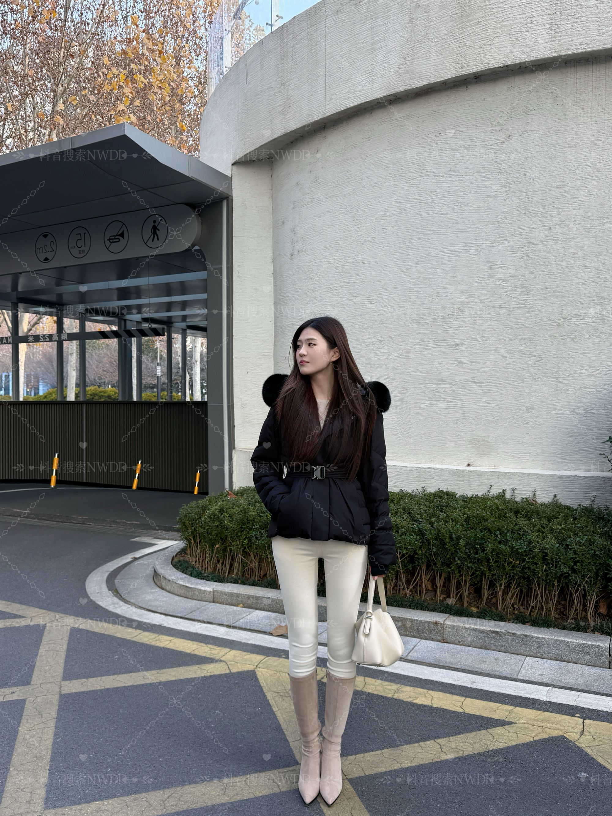 真毛领收腰羽绒外套显瘦韩版