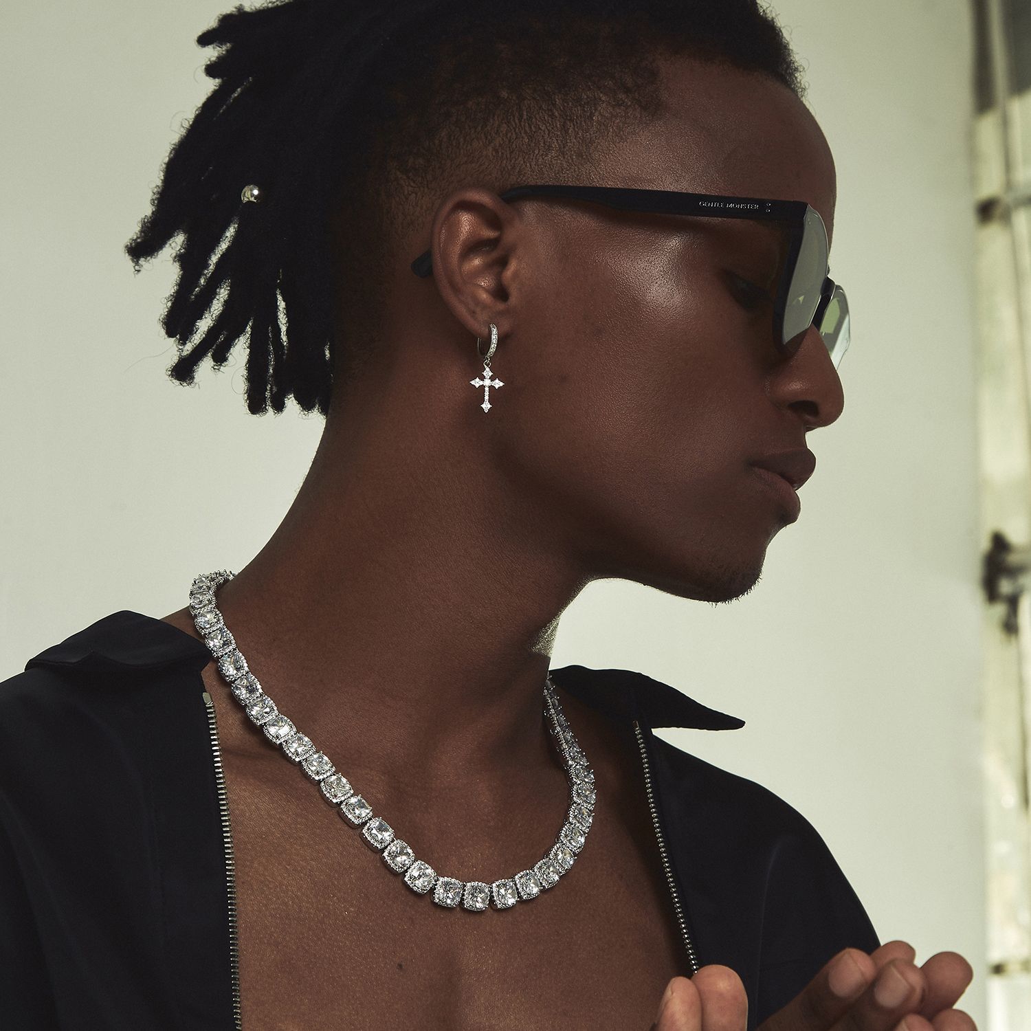 铜合金耳饰 十字架欧美小众个性男士耳扣设计高级感耳饰轻奢朋克