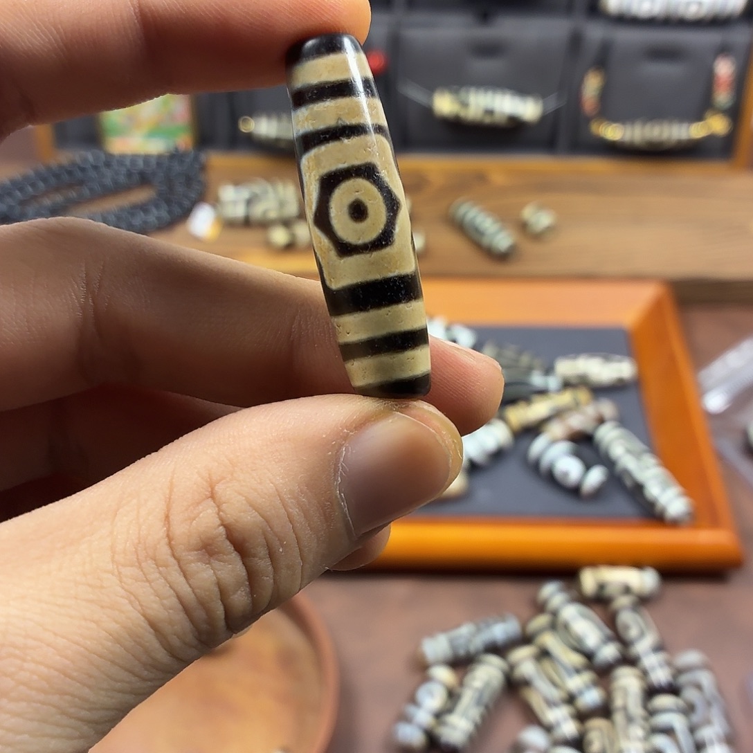 灵***洞玛瑙/玉髓未镶嵌颈饰