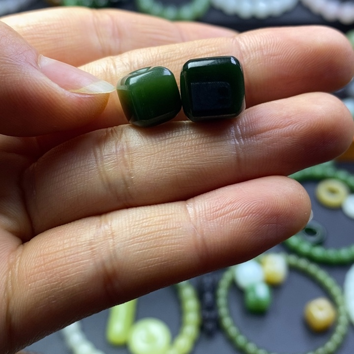 采***下和田玉未镶嵌珠宝半成品碧玉方块