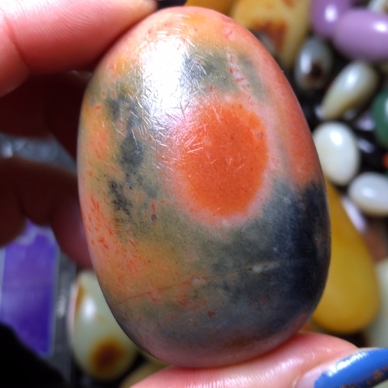 和田玉（翠青玉）未镶嵌珠宝奇石