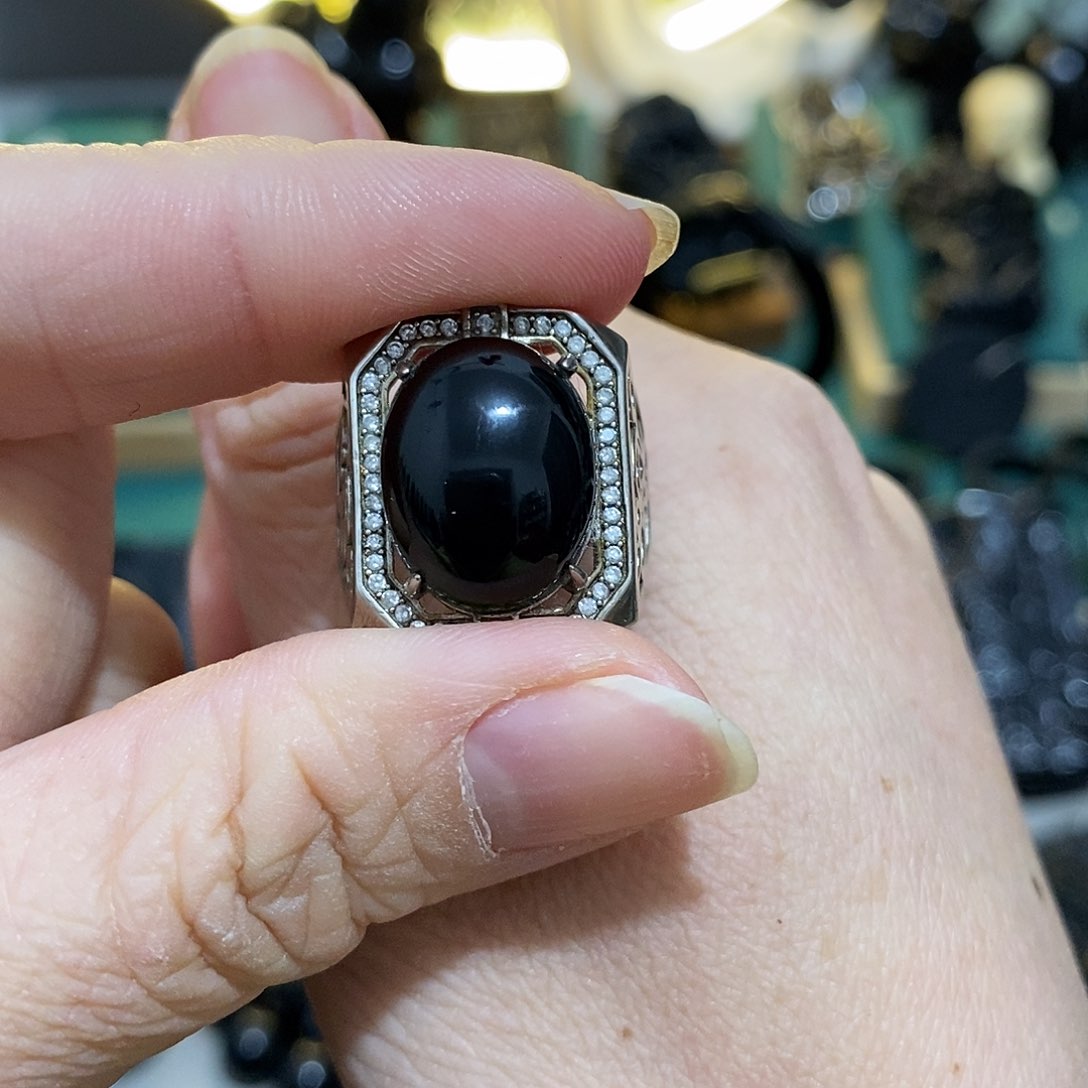 蛇纹石玉颈饰未镶嵌卿*