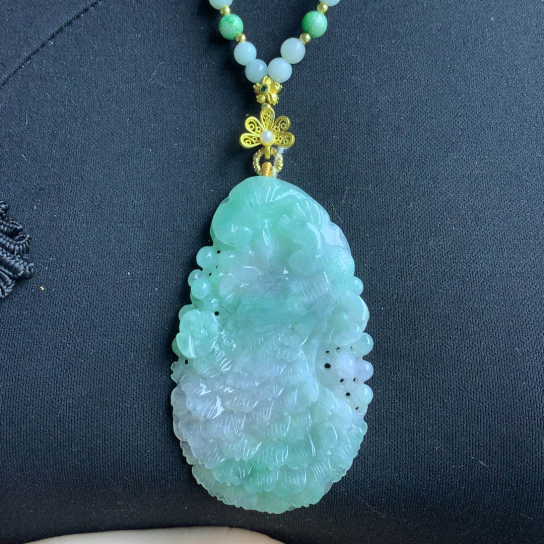 翡翠颈饰未镶嵌翡翠