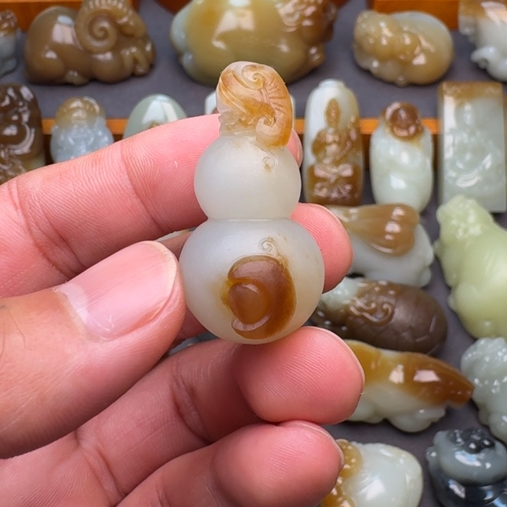 定制和田玉一****界福禄双全