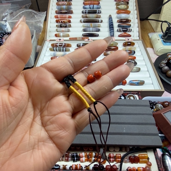 玛瑙/玉髓颈饰合金半****烟