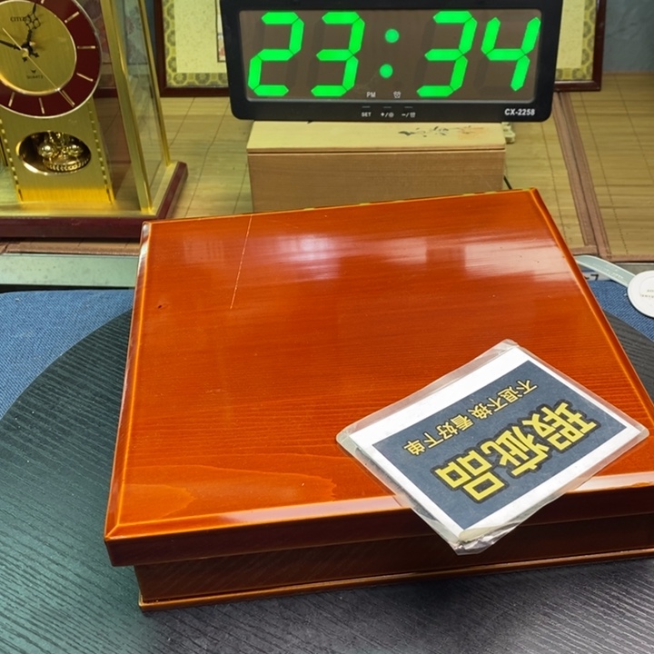 摆件有瑕疵有瑕疵