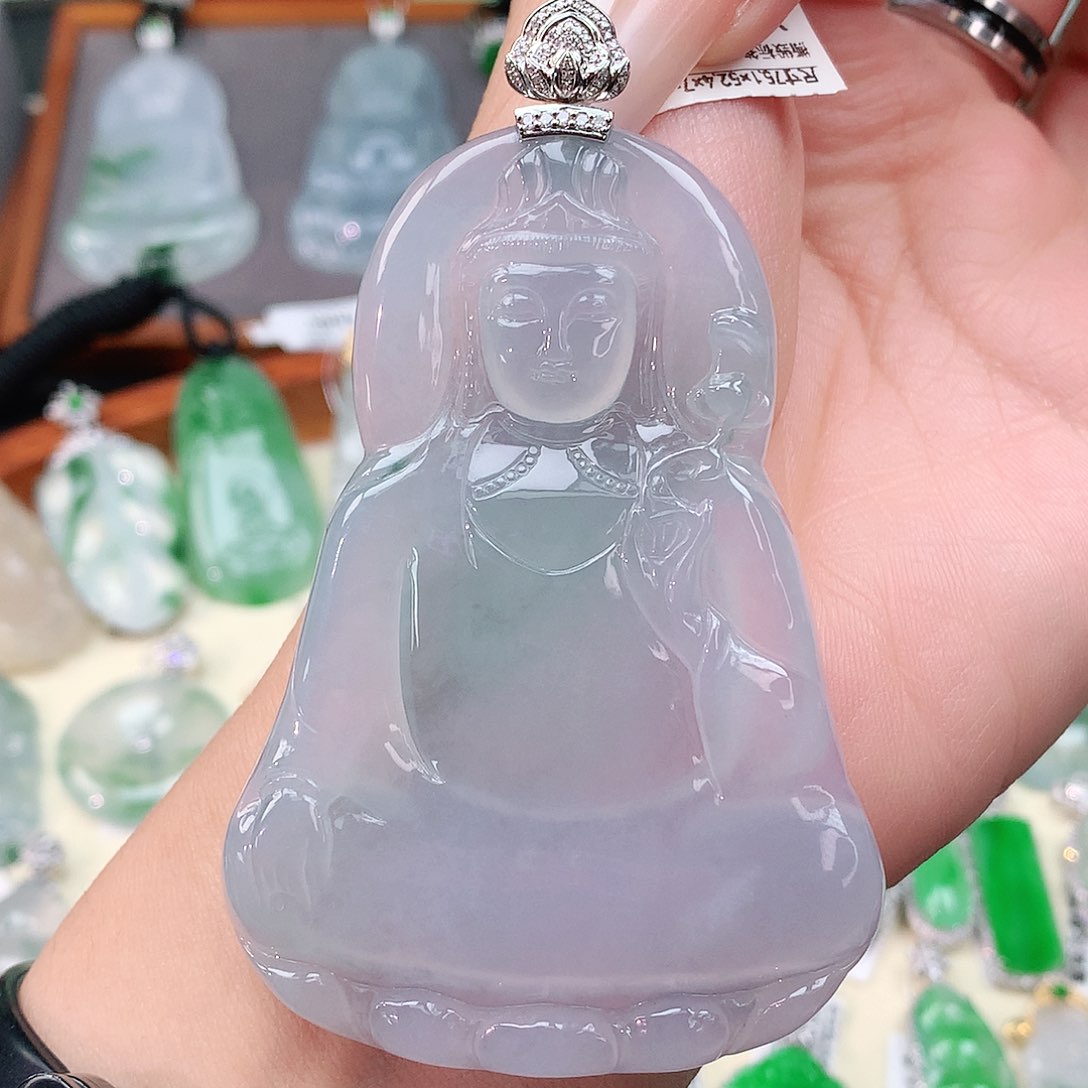颈饰18K金镶嵌翡翠观音
