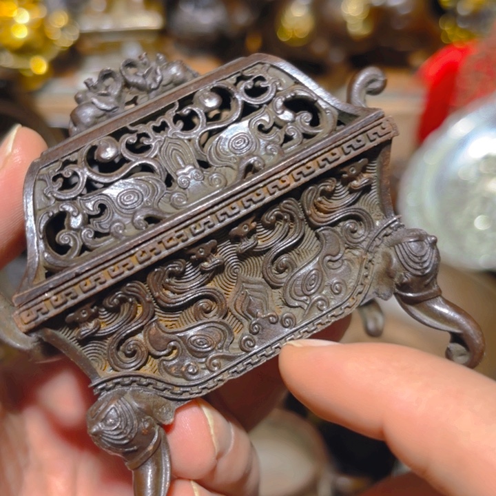 铜的。全清了。一件不留！不磨叽