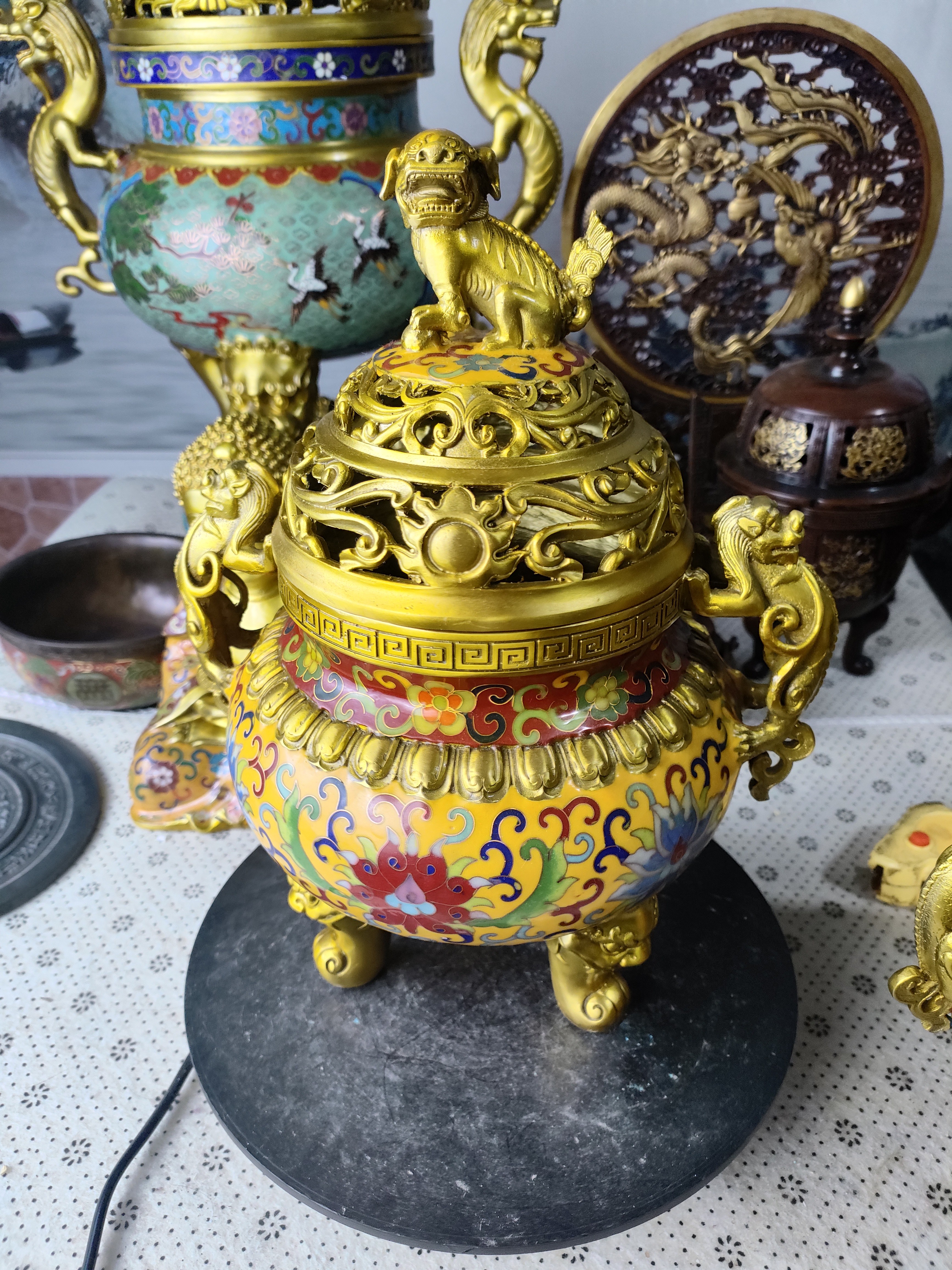 景泰蓝帝王黄炉一个