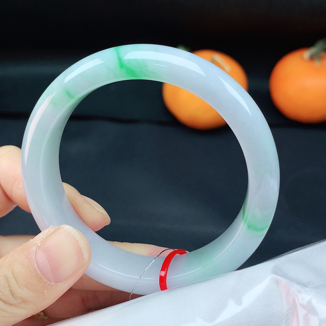 翡翠手镯未镶嵌55+圈