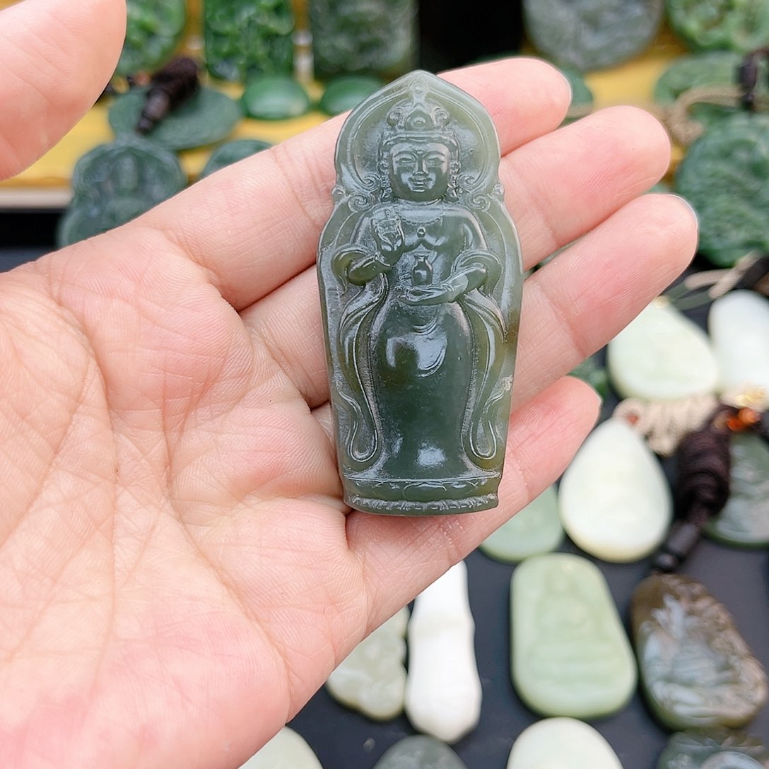 和田玉未镶嵌颈饰