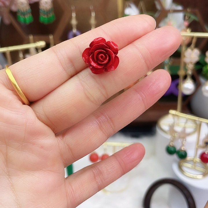 石英质玉耳钉合金