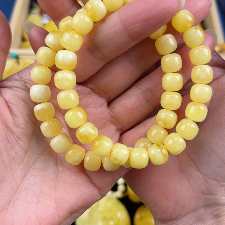 琥珀珠宝奇石未镶嵌琥珀，多样性发其一