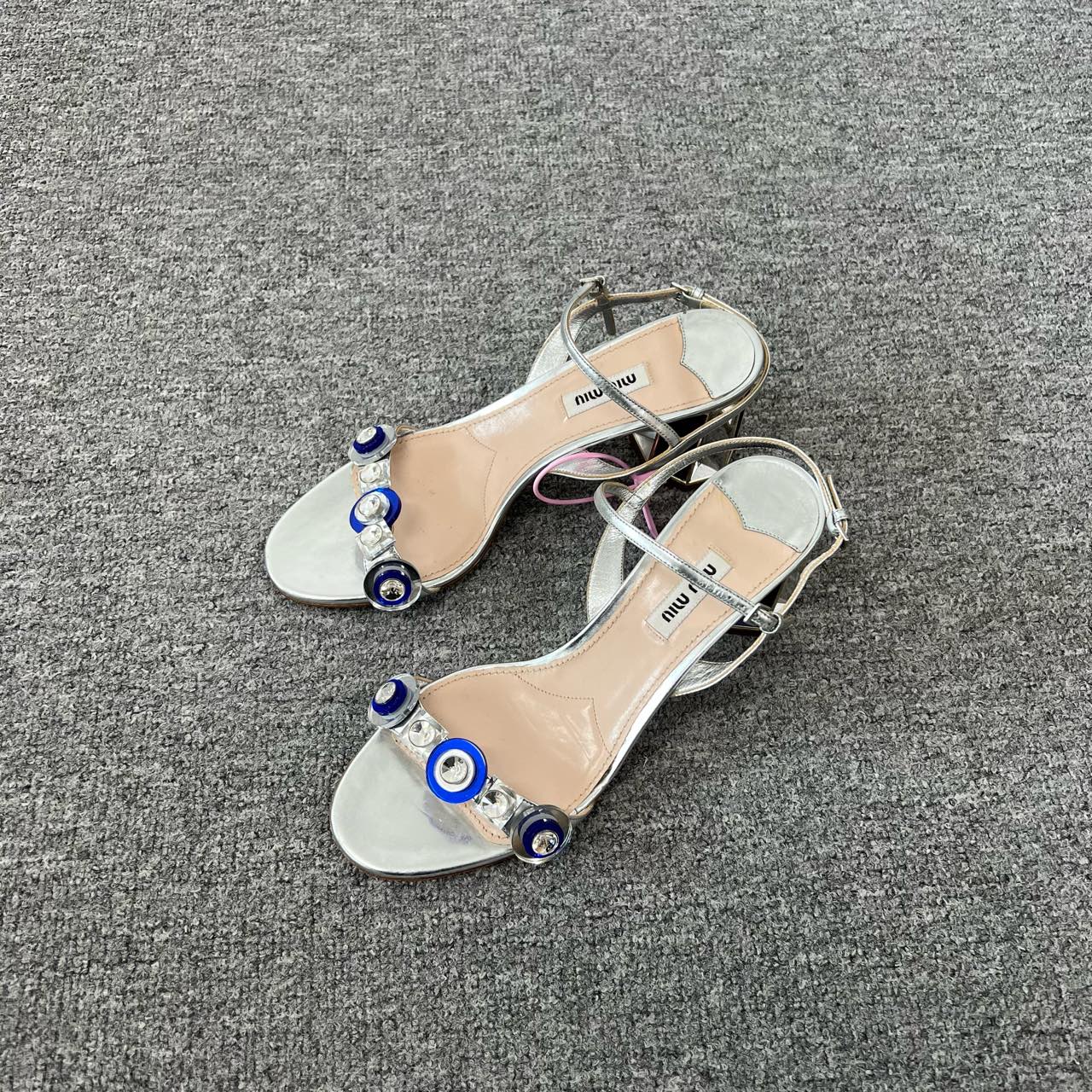 99新 MIU MIU/缪缪 miumiu 银色高跟凉鞋38码