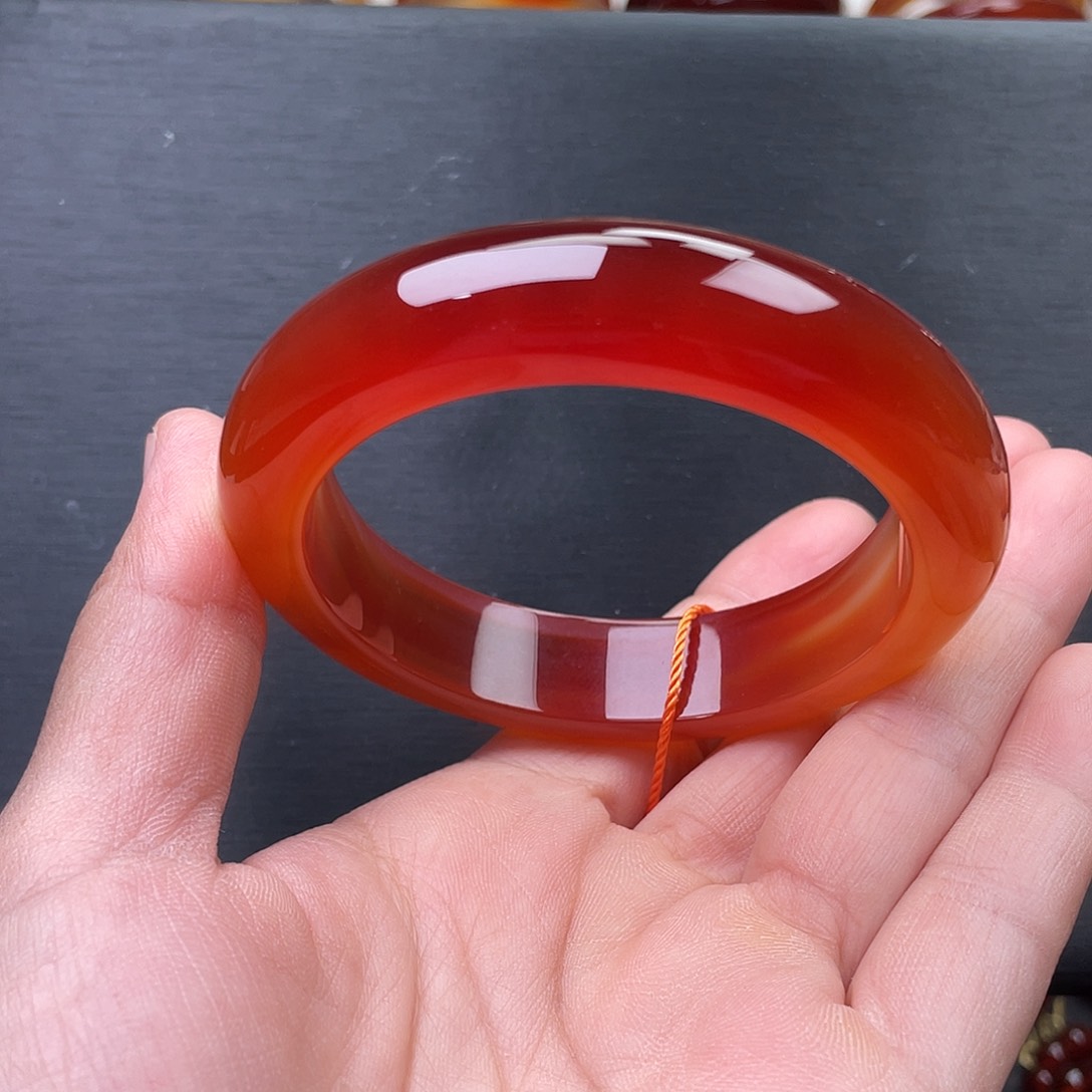 星***雅玛瑙/玉髓手镯未镶嵌