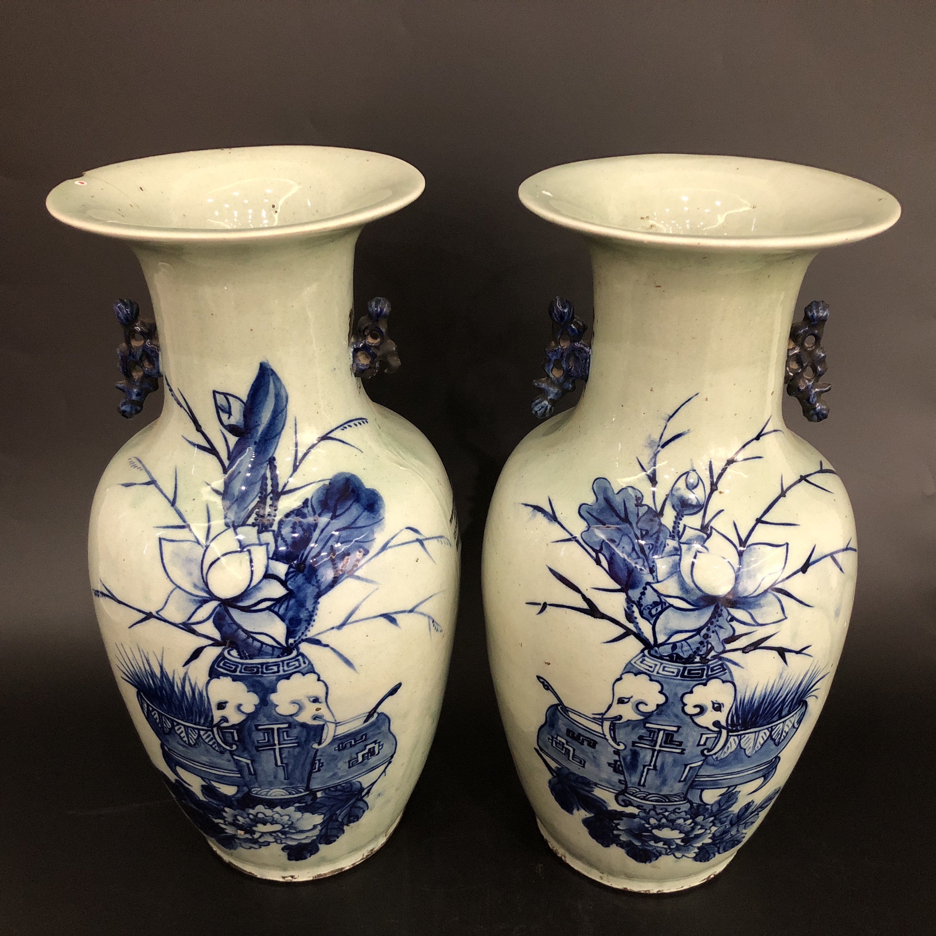 25100847清晚期豆青釉青花博古花卉纹赏瓶一对 高43.1cm