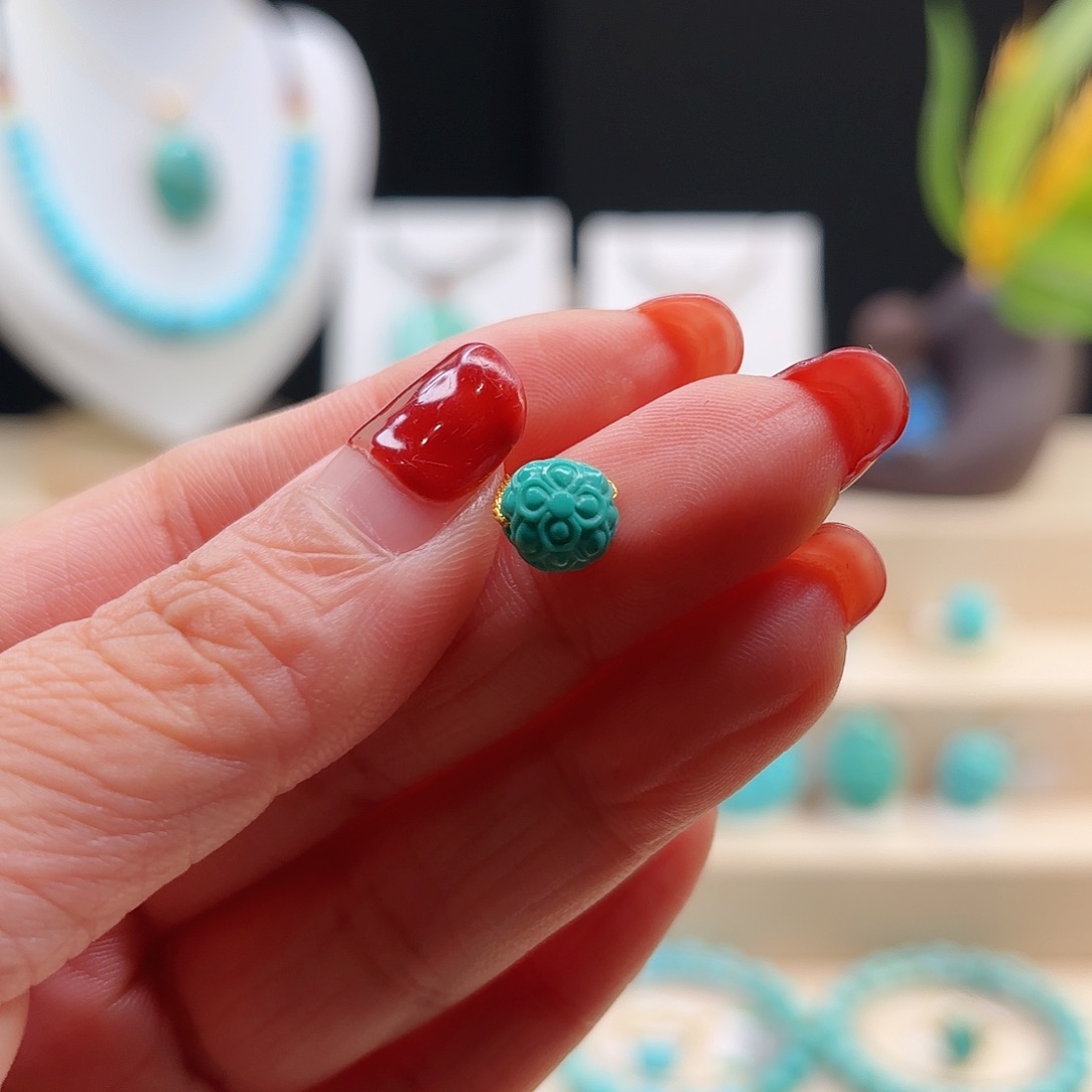 绿松石配饰未镶嵌