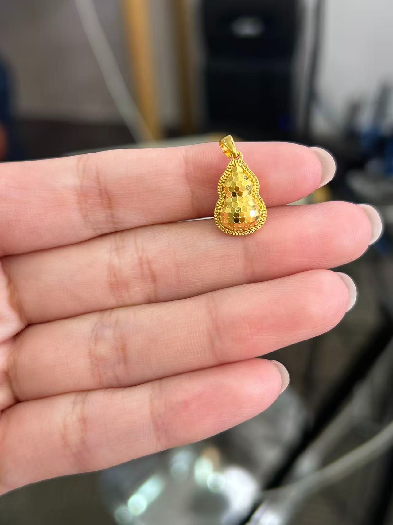   足金999 双面鱼鳞立体葫芦