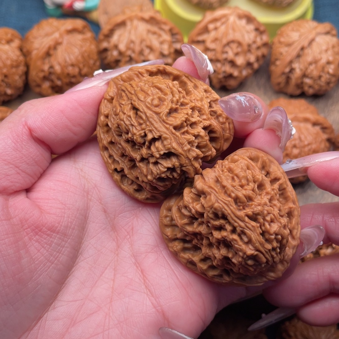 把件文玩核桃全品精配红皮三角南疆44