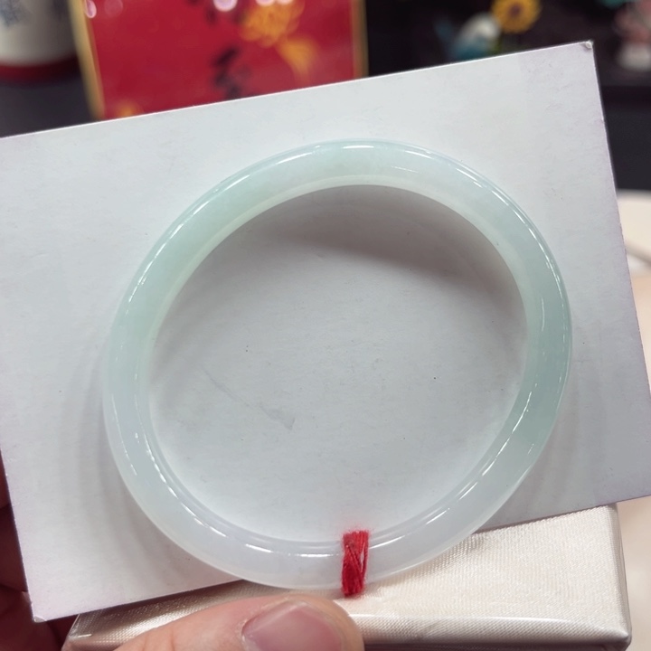 翡翠手镯未镶嵌53.5贵