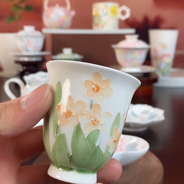 水仙花品茗杯手绘釉下高温